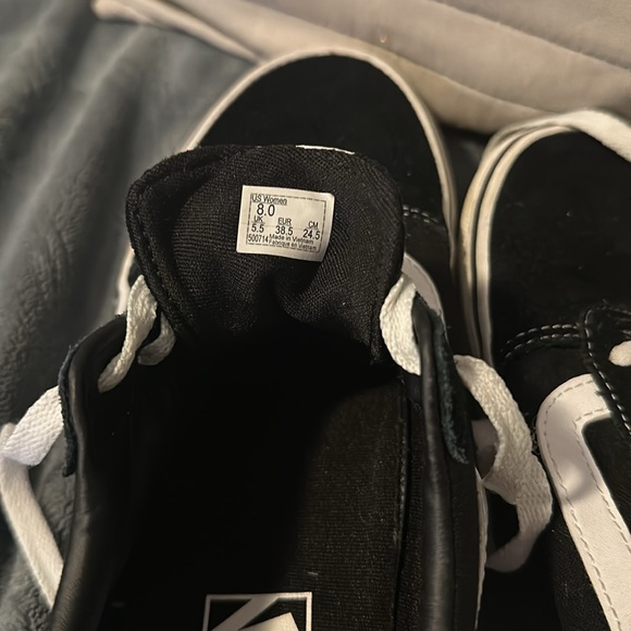 Black vans - Picture 5 of 5